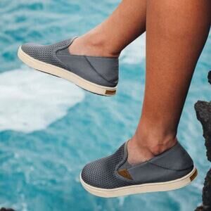 OluKai Blue and White
Women's Pehuea Breathable Slip On Mesh Sneakers Size 8 1/2